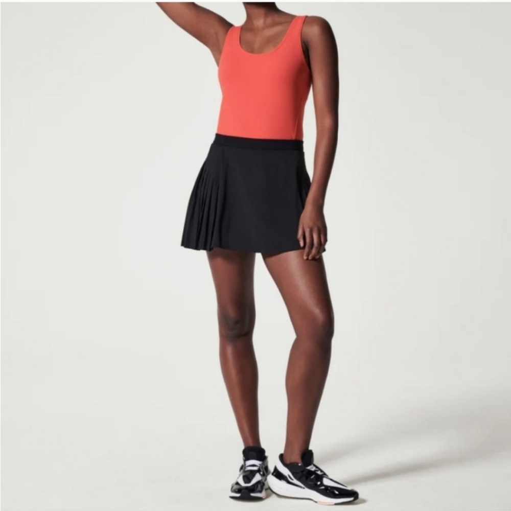NWT Spanx Get Moving Pleated Skirt Skort Size Small